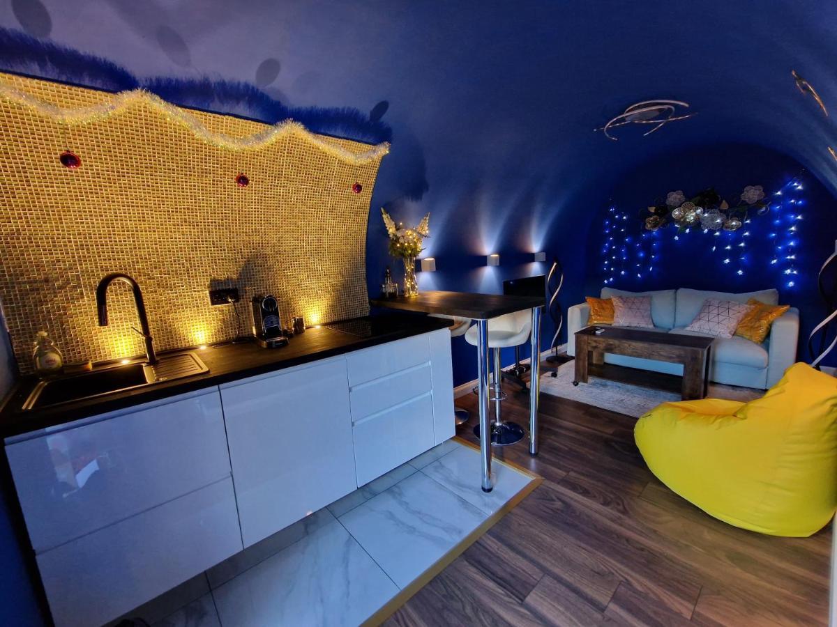 Ferienwohnung Quirky Vaulted Flat With Terrace Bath Exterior foto